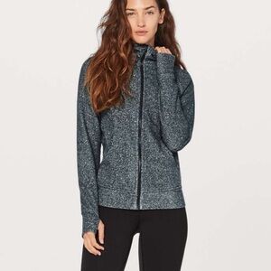 Lululemon Scuba Hoodie Light Cotton Fleece
Luminesce Splatter White Black size 4